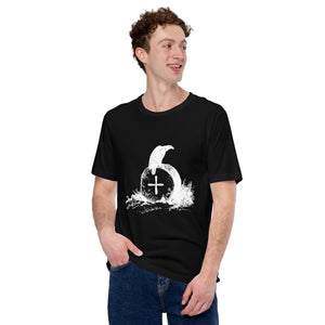 Black bird t-shirt with a picture of raven sitting onto of an unmarked grave. Worn by a man.